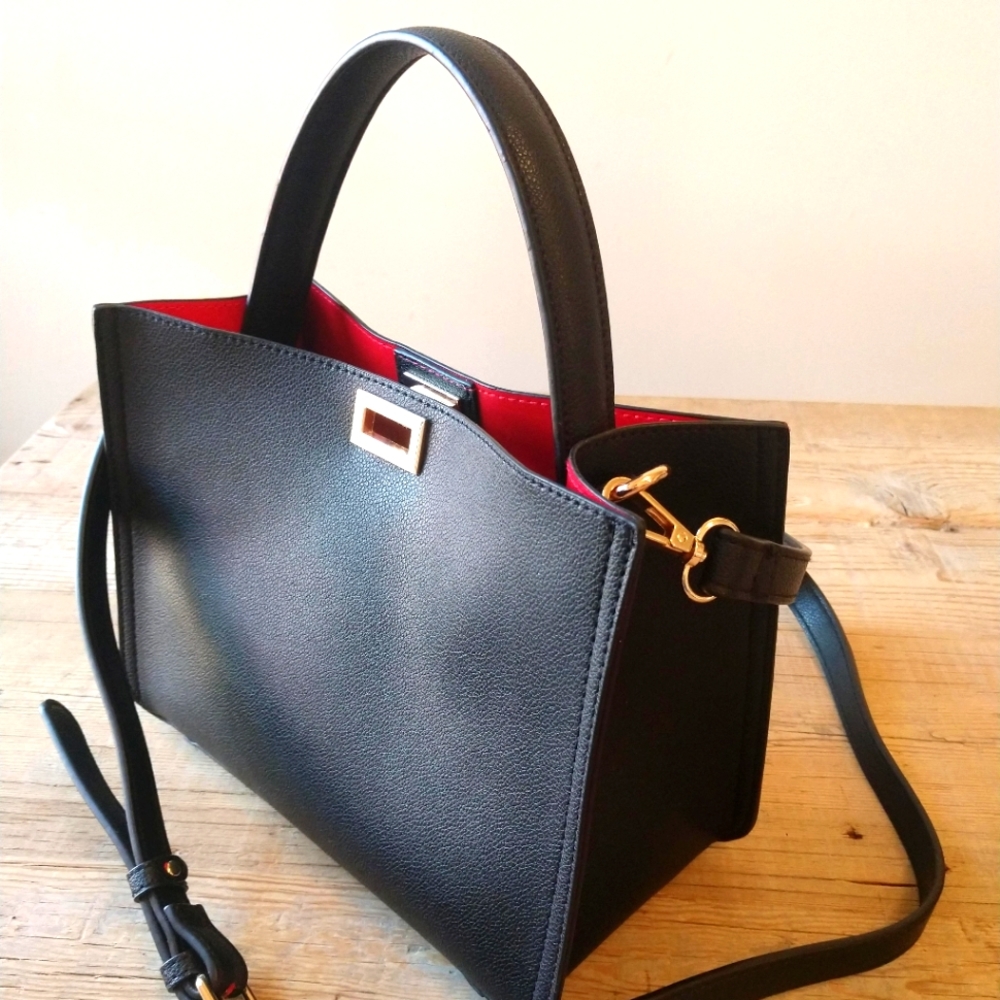 Faux leather mini black bag/red lining